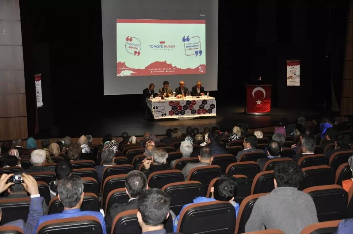 Diyarbakır\'da Hukukçular Yeni Anayasa Değişikliğini Anlattı