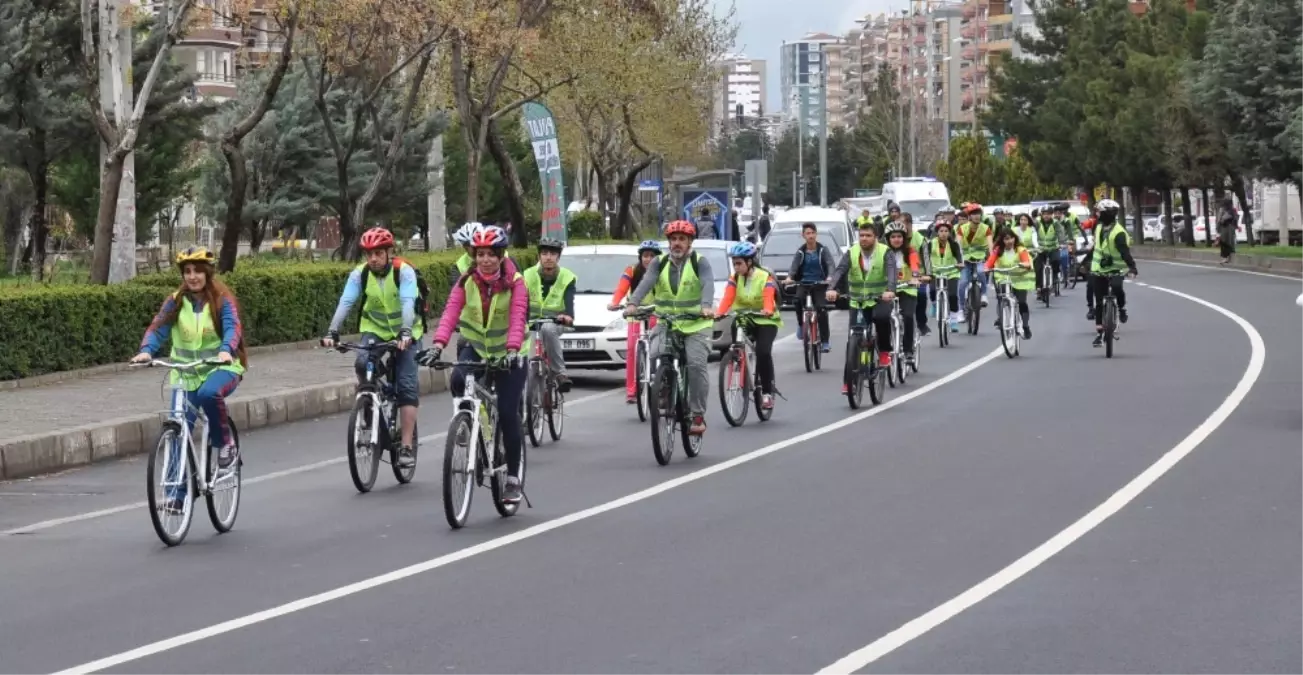 Diyarbakır\'da Pedallar \'Farkındalık\' Için Çevrildi