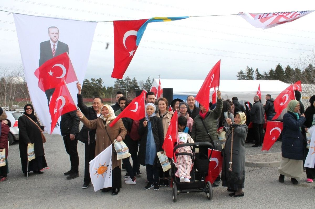 İsveç\'te Türk Seçmenler, Referandum İçin Sandık Başında