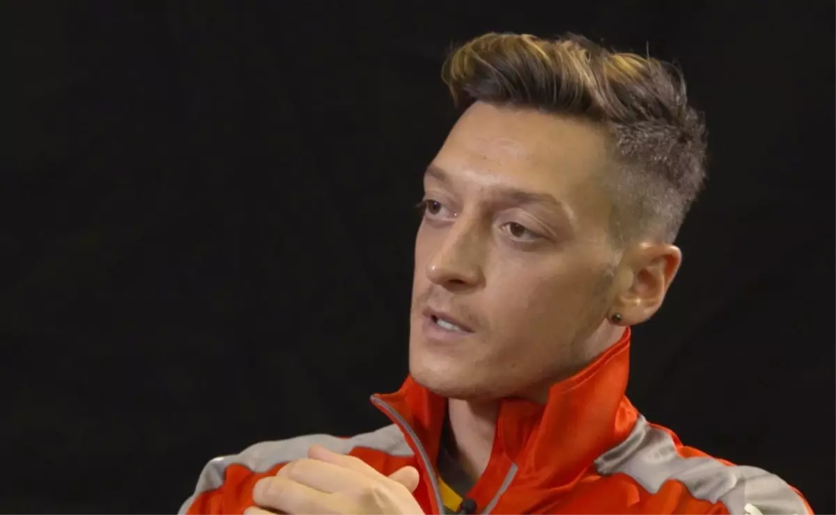 Mesut Özil\'den "Ayrımcılık" Açıklaması