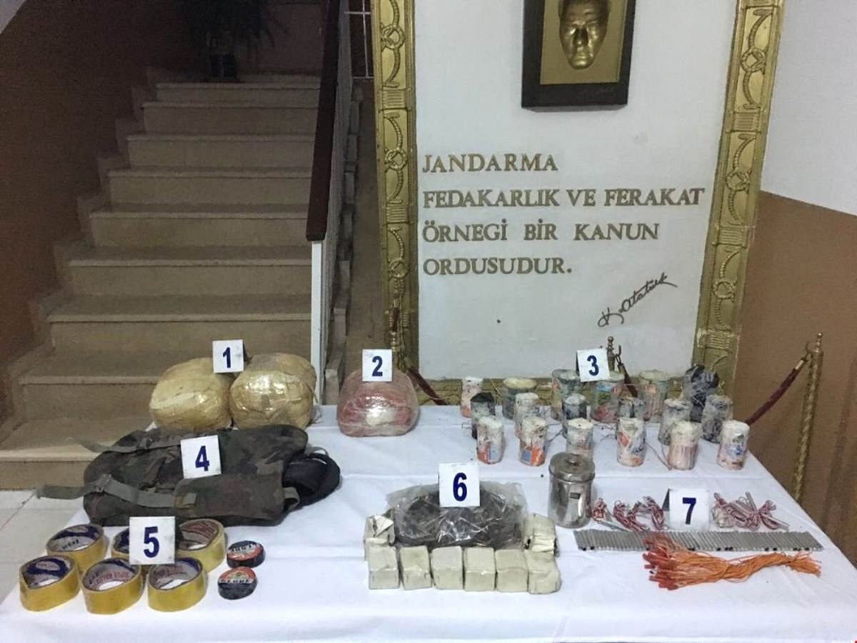 Silopi\'de Toprağa Gömülü Mühimmat Ele Geçirildi