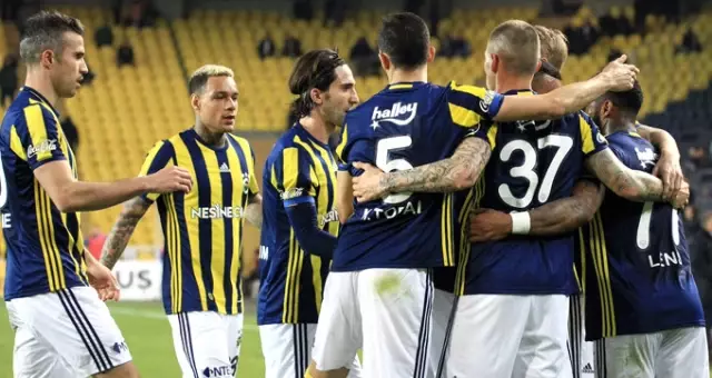 Süper Lig'de Fenerbahçe, Akhisar Belediyespor'u 3-1 Yendi ...