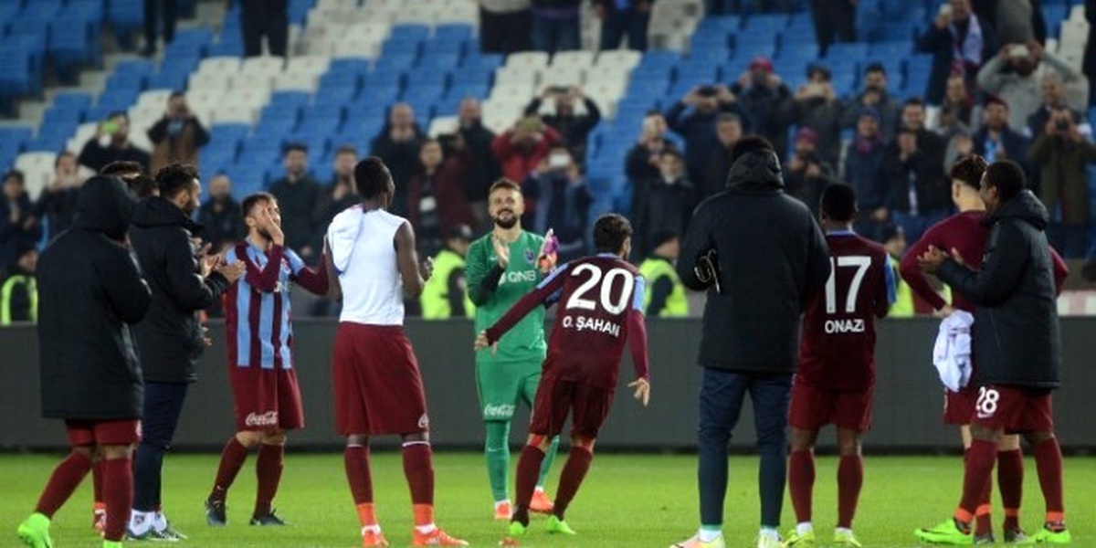 Trabzonspor\'lu İki Futbolcu Radarda