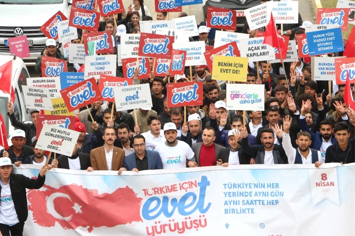Tügva\'dan "Türkiye İçin Evet" Yürüyüşü