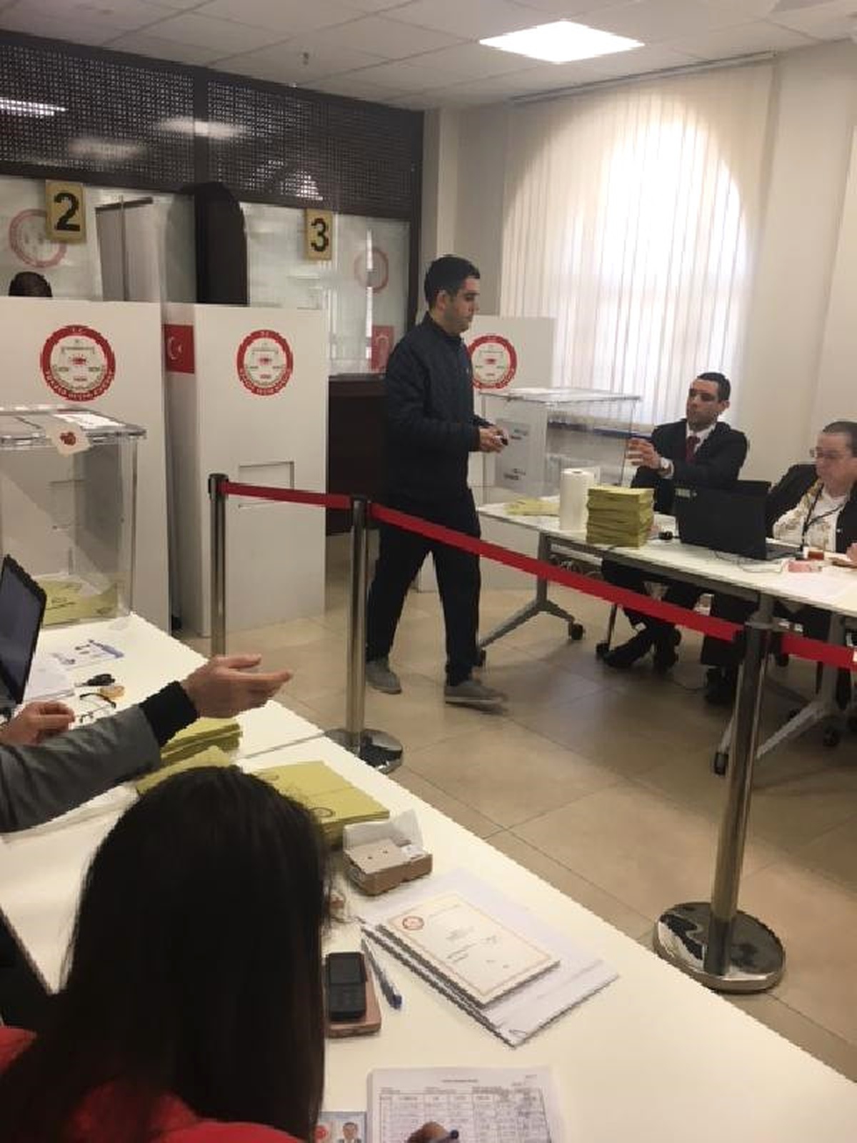 Ukrayna\'daki Türk Vatandaşları, Referandum İçin Oylarını Kullandı