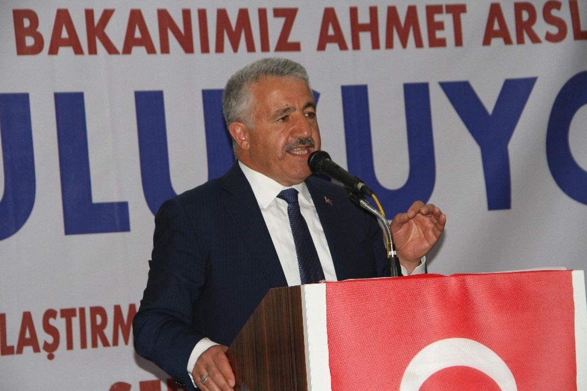 Ulaştırma Bakanı Arslan: "Bu Millet Kimi Denize Dökeceğini, Kimin Arkasından Gideceğini Çok İyi...