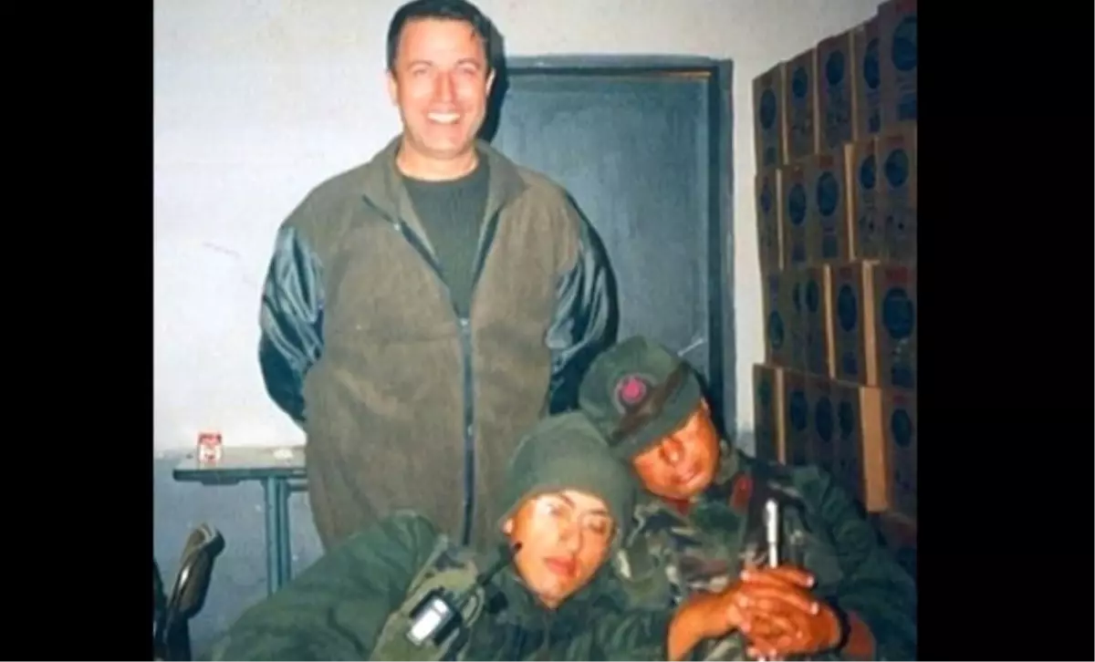 Sosyal Medya Akar\'ın Fotoğraflarını Konuşuyor! Uyuyan Askerleri Böyle Yakalamış