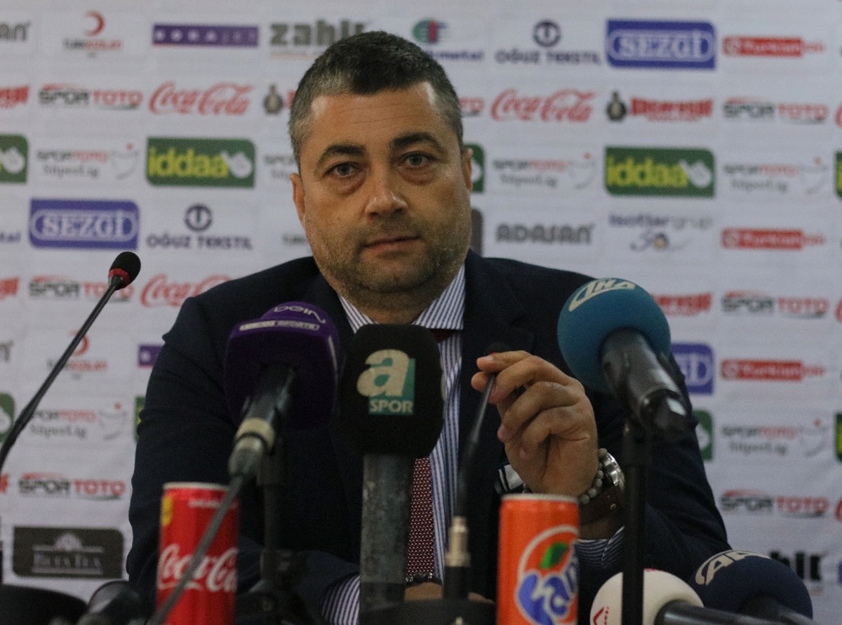 Adanaspor\'da Teknik Direktör Şahin İstifa Etti