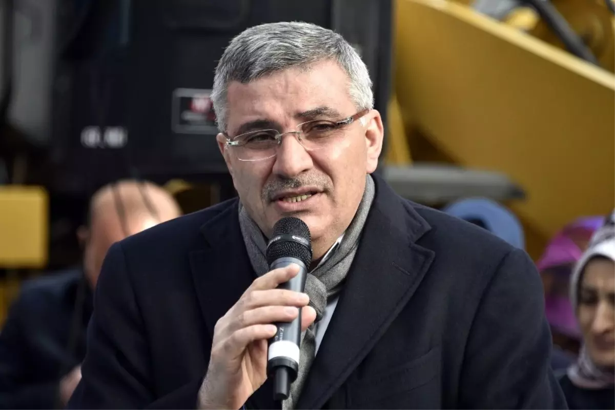 AK Parti\'li Pektaş: "Hayır Çıkarsa İzmir\'de Düşmanı Denize Dökmüş Kadar Sevineceğiz\' Diyen...