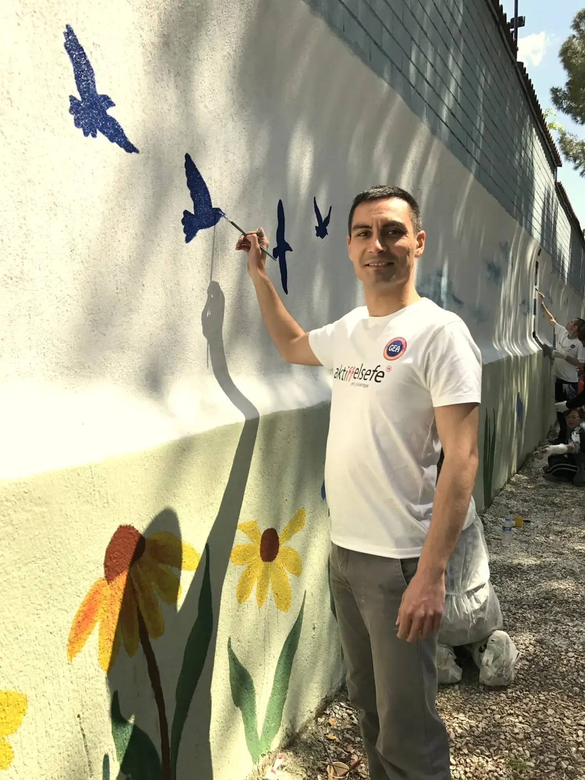 Aktiffelsefe Gönüllüleri Manisa Ruh Sağlığı Hastanesi\'nde Çiçek Açtırdı!