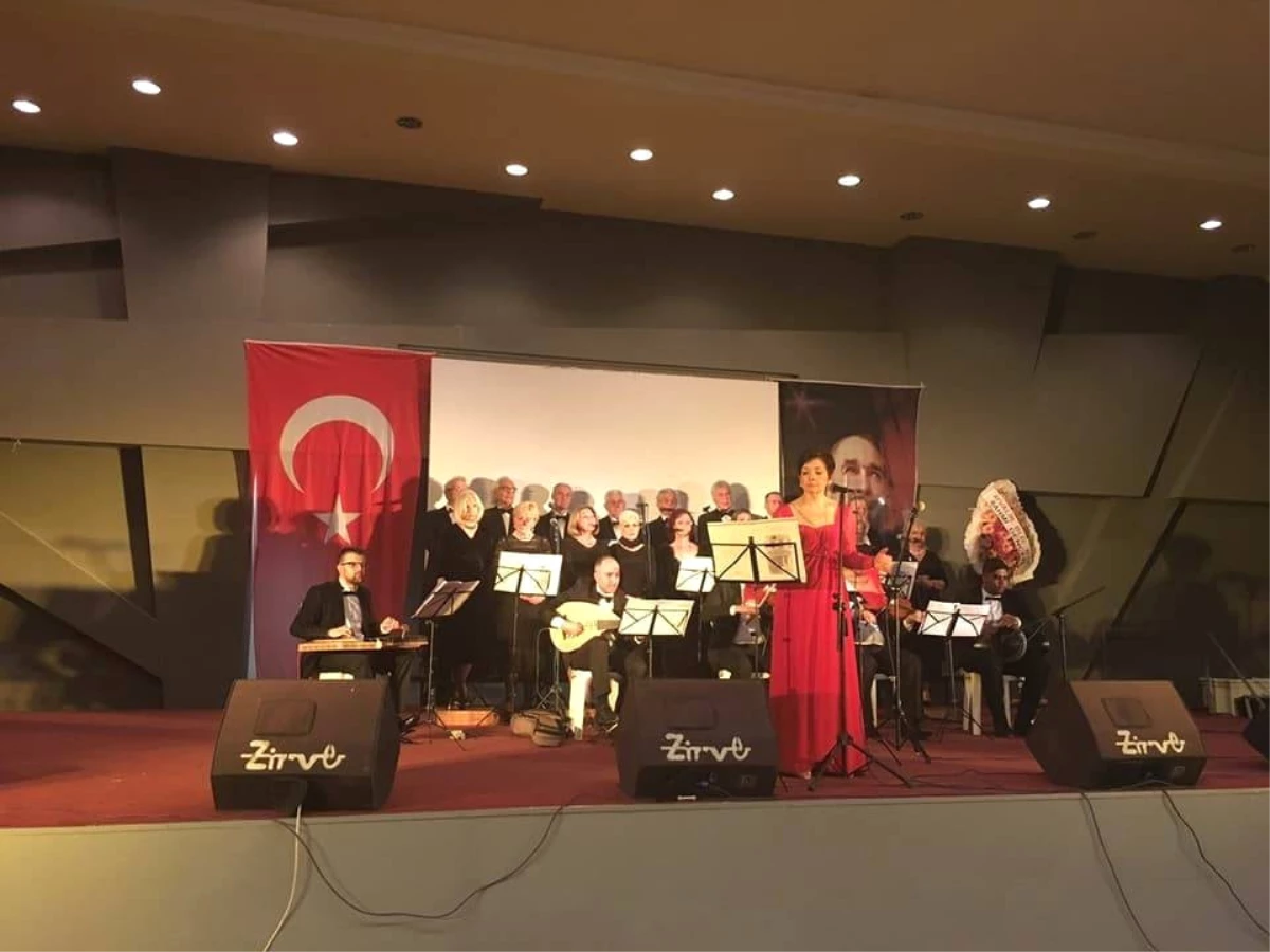 Ayvalık\'ta Gönül Tuna Müzik Topluluğu\'ndan Yılın İlk Konseri