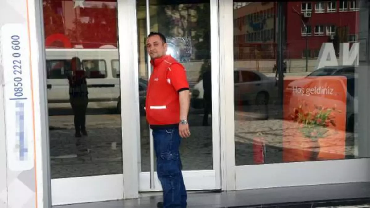 Bankanın Kapısını Açık Unuttular