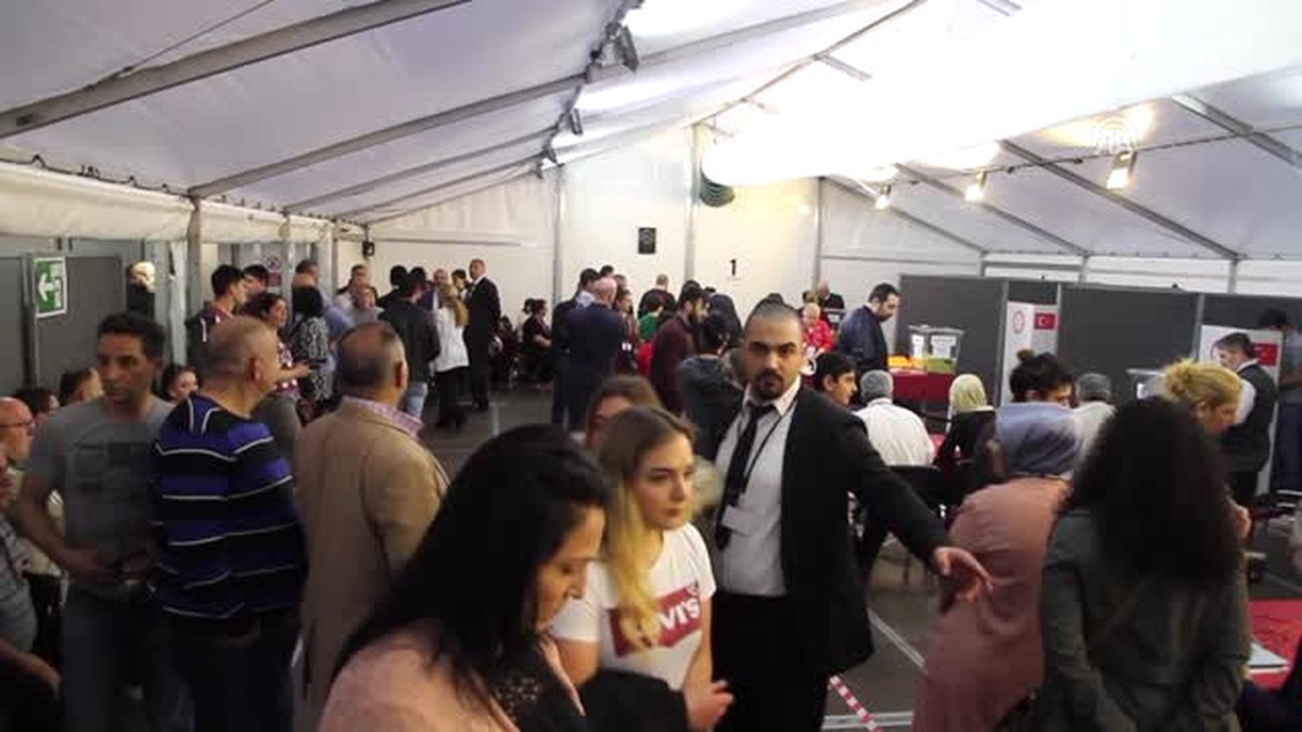 Birleşik Krallık\'ta Oy Verme İşlemi Sona Erdi