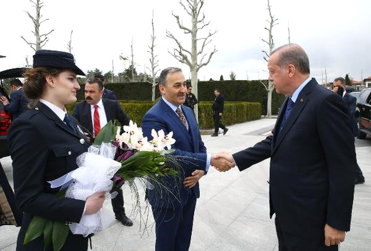Cumhurbaşkanı Erdoğan\'dan Beştepe\'de Görevli Polislere Tebrik