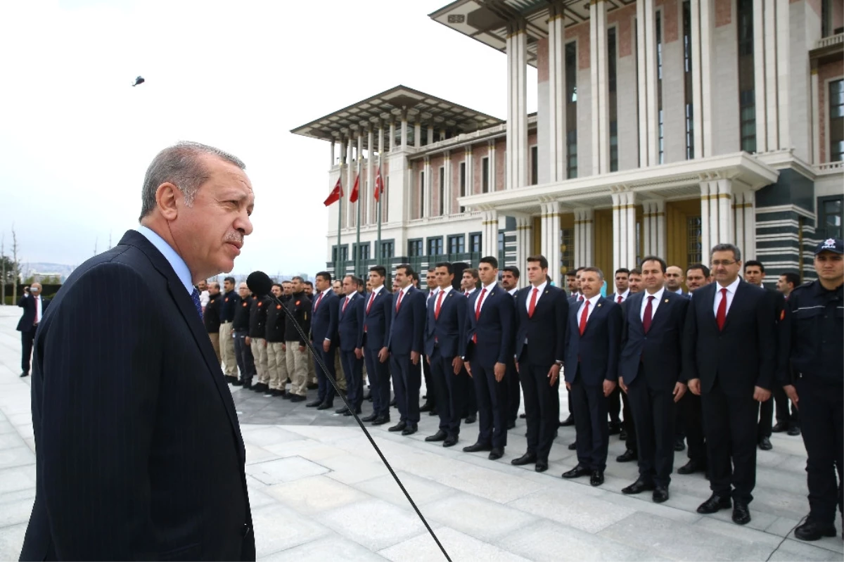 Cumhurbaşkanı Erdoğan Polislerle Bir Araya Geldi