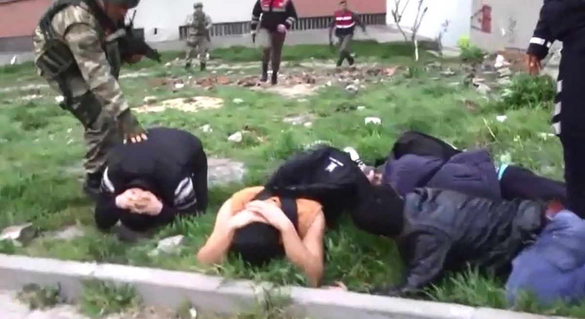 Düğün Salonuna Sahte Içki Baskını