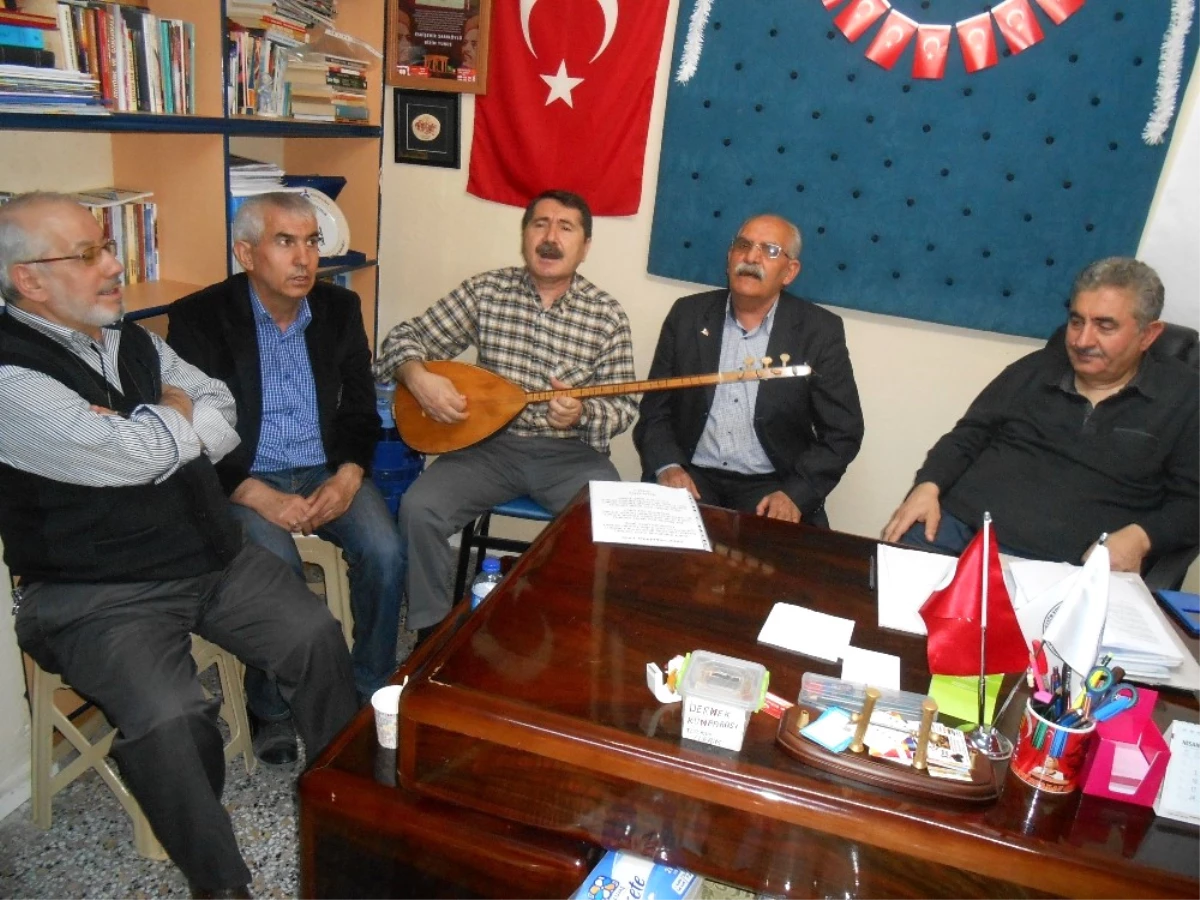 Eşyoder Üyeleri Şiir ve Türkülerini Polisler İçin Seslendirdi