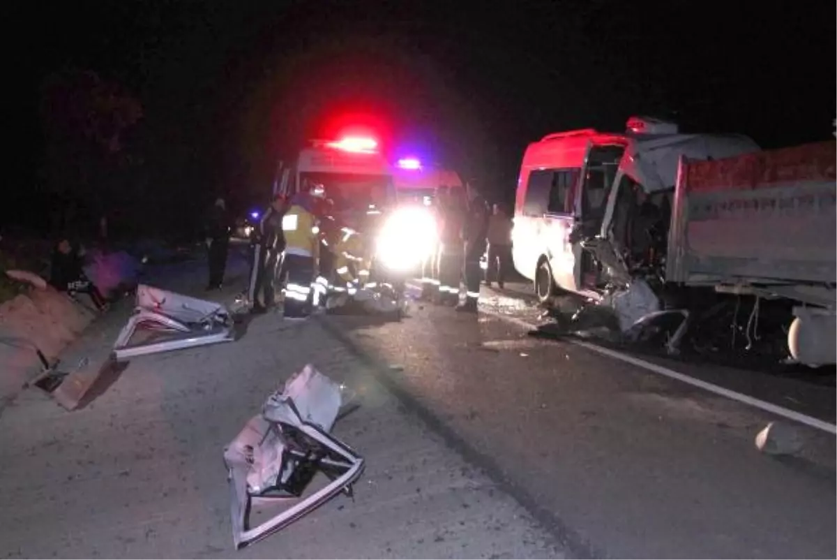 Fenerbahçeli Taraftarlar Maç Dönüşü Kaza Yaptı: 1 Ölü, 19 Yaralı