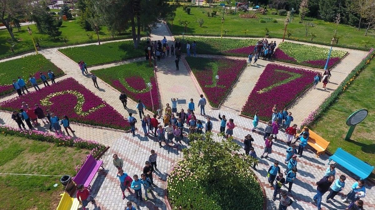 Gaziantep 5 Milyon Çiçek ile Süslendi