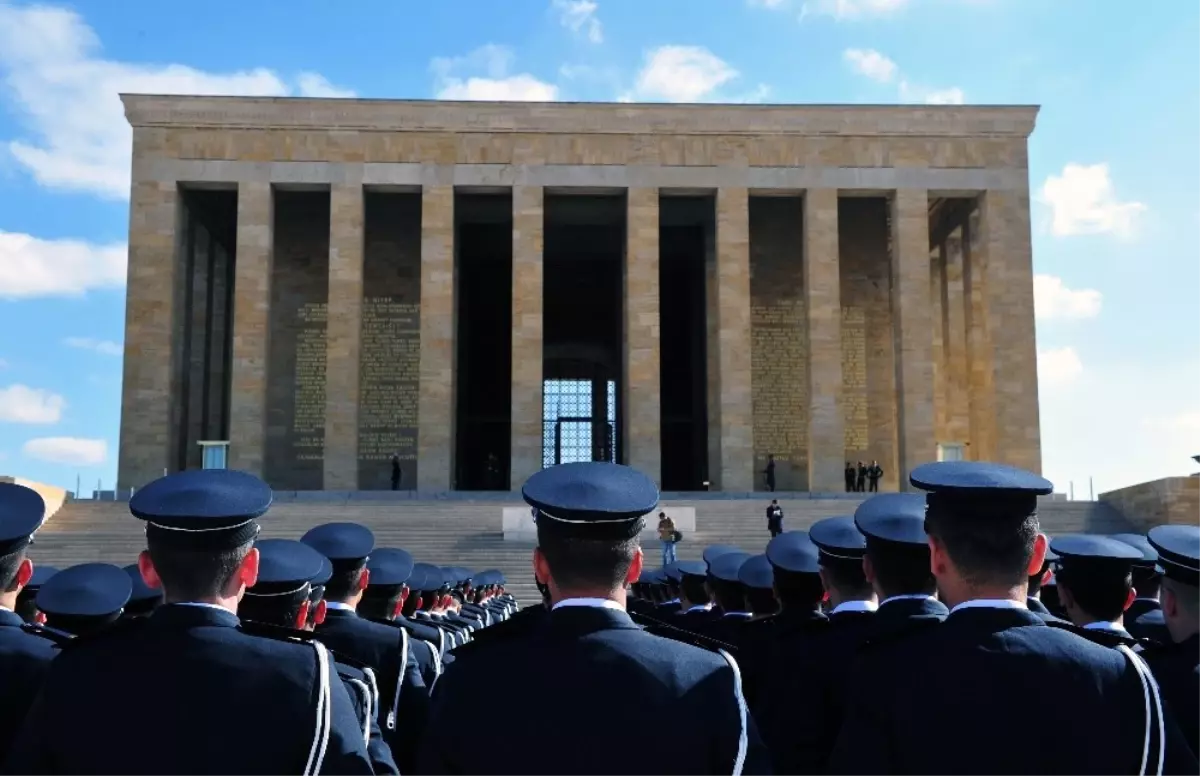 İçişleri Bakanı Soylu Anıtkabir\'i Ziyaret Etti