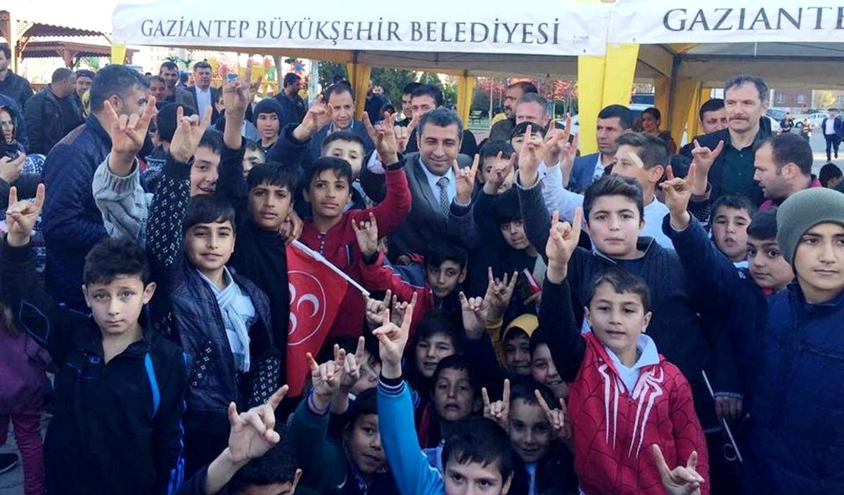 Milliyetçi Hareket Partisi Seyrantepe\'de Vatandaşlarla Buluştu