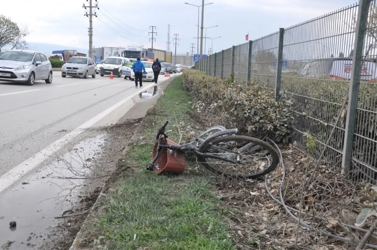 Otomobilin Çarptığı Bisiklet Sürücüsü Ağır Yaralandı