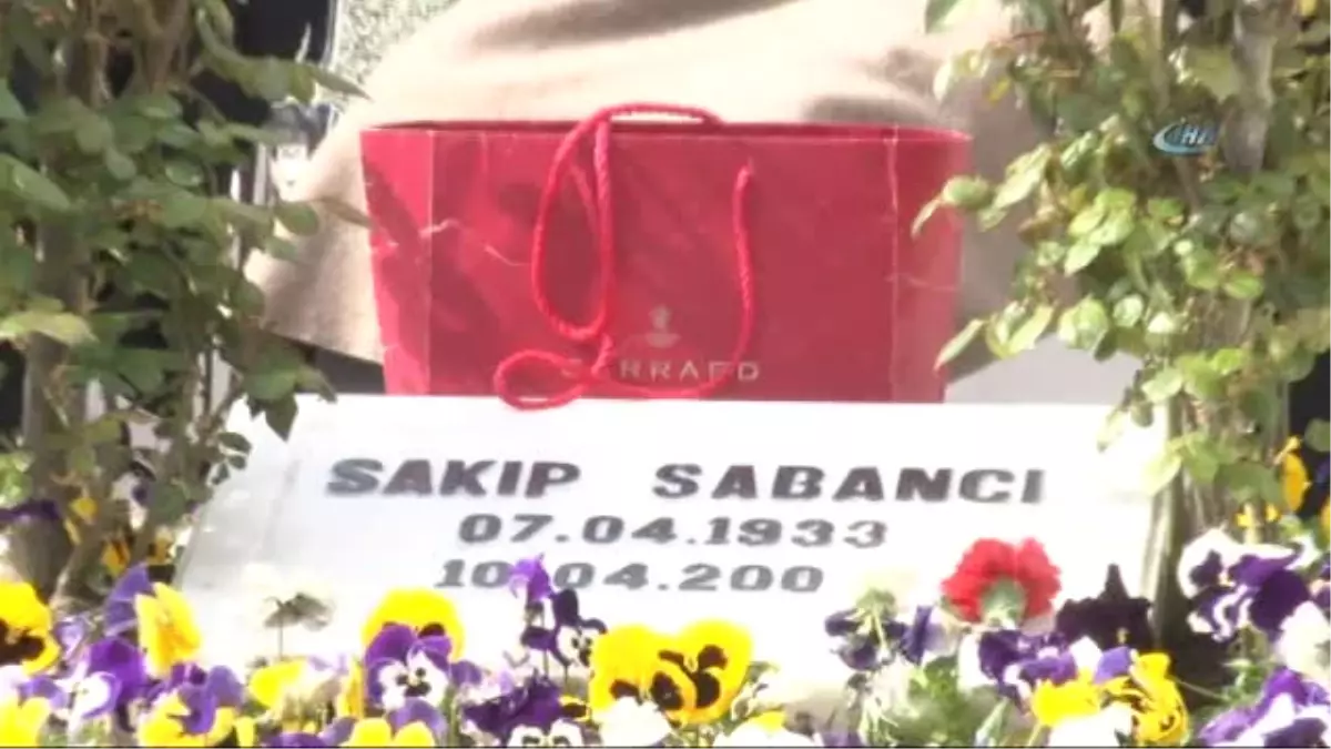 Sakıp Sabancı, Vefatının 13\'üncü Yılında Mezarı Başında Anıldı