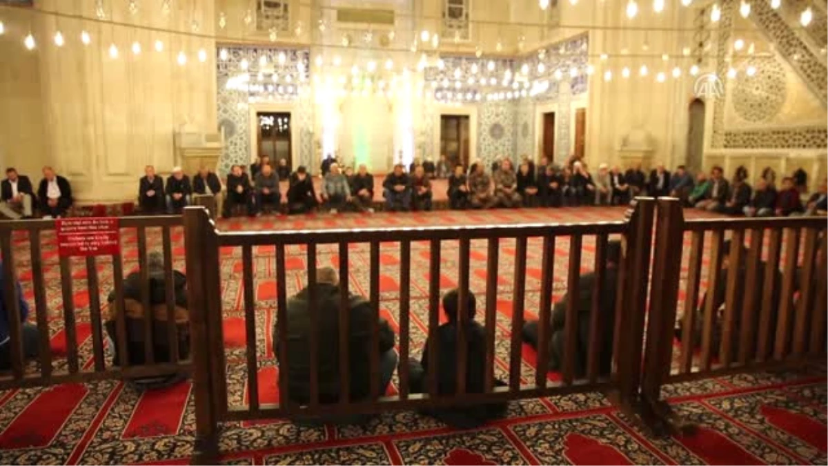 Selimiye Camisi\'nde Şehitler Için Mevlit