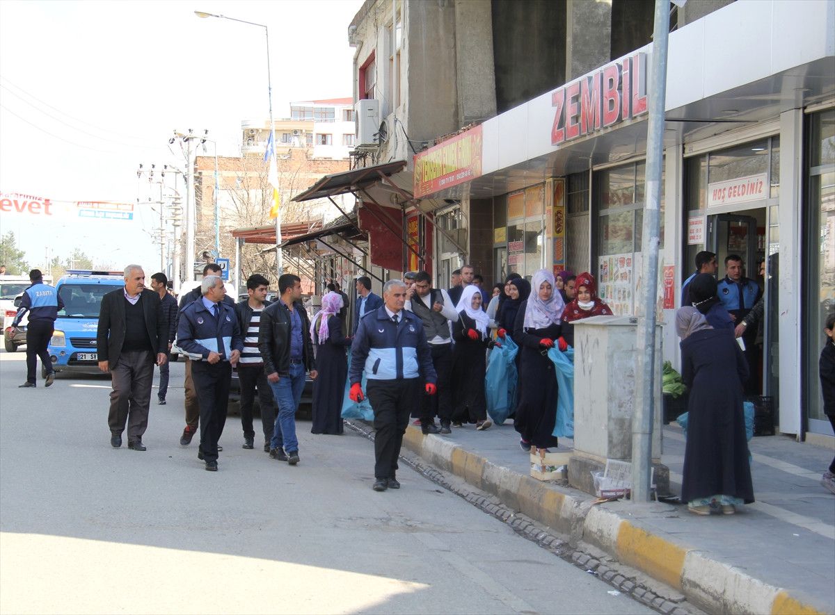 Silvanlı Öğrencilerden 10 Aileye Gıda Yardımı