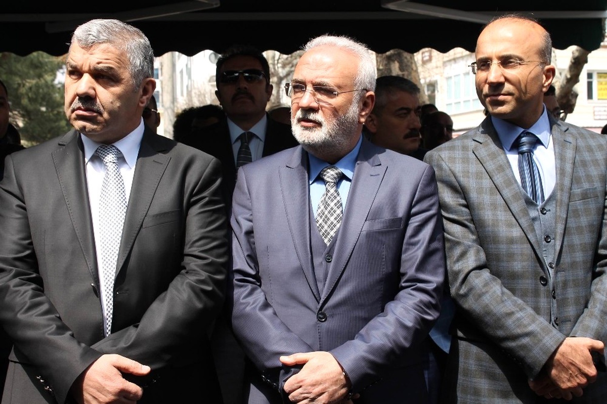Tv1 Genel Yayın Yönetmeni Doğan Havur\'un Annesi Son Yolcululuğuna Uğurlandı