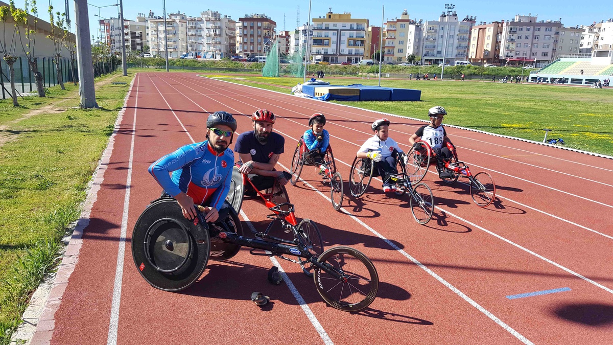 Antalya\'daki şampiyonaya Bağcılarlı sporcular damgasını vurdu