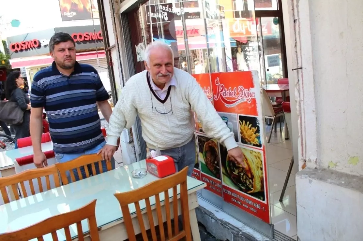 Ayvalık\'ta İş Yerlerine Giren Kişi Yada Kişiler Bozuk Paraları Çaldı