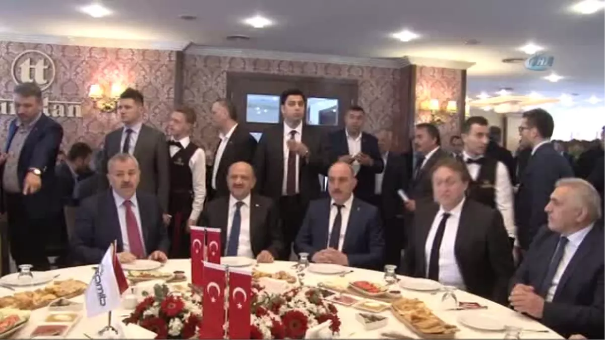 Bakan Fikri Işık Sakarya Makine İmalatçılar Birliği Üyeleriyle Bir Araya Geldi