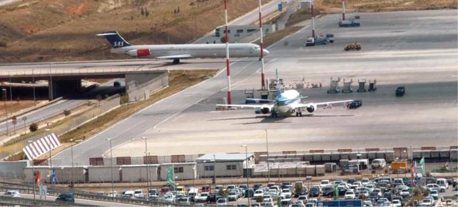 Bugünden İtibaren Yunanistan\'ın 14 Havaalanı Alman Şirketi Fraport\'un Eline Geçiyor