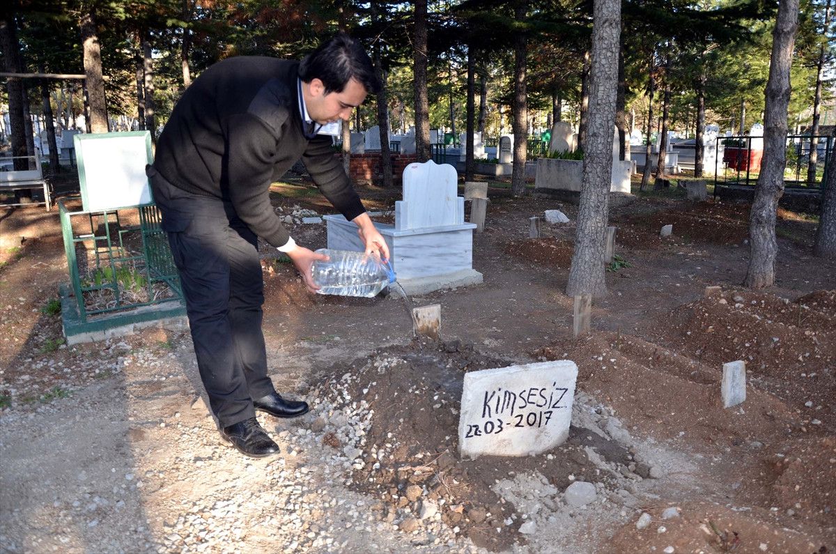 Çöpte Bulunan Bebek Cesedi Defnedildi