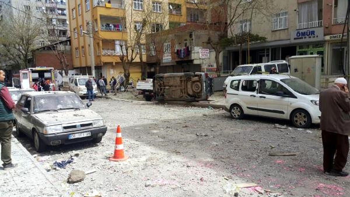 Diyarbakır\'da Patlama; 1 Ölü, 4 Yaralı (3) - Yeniden