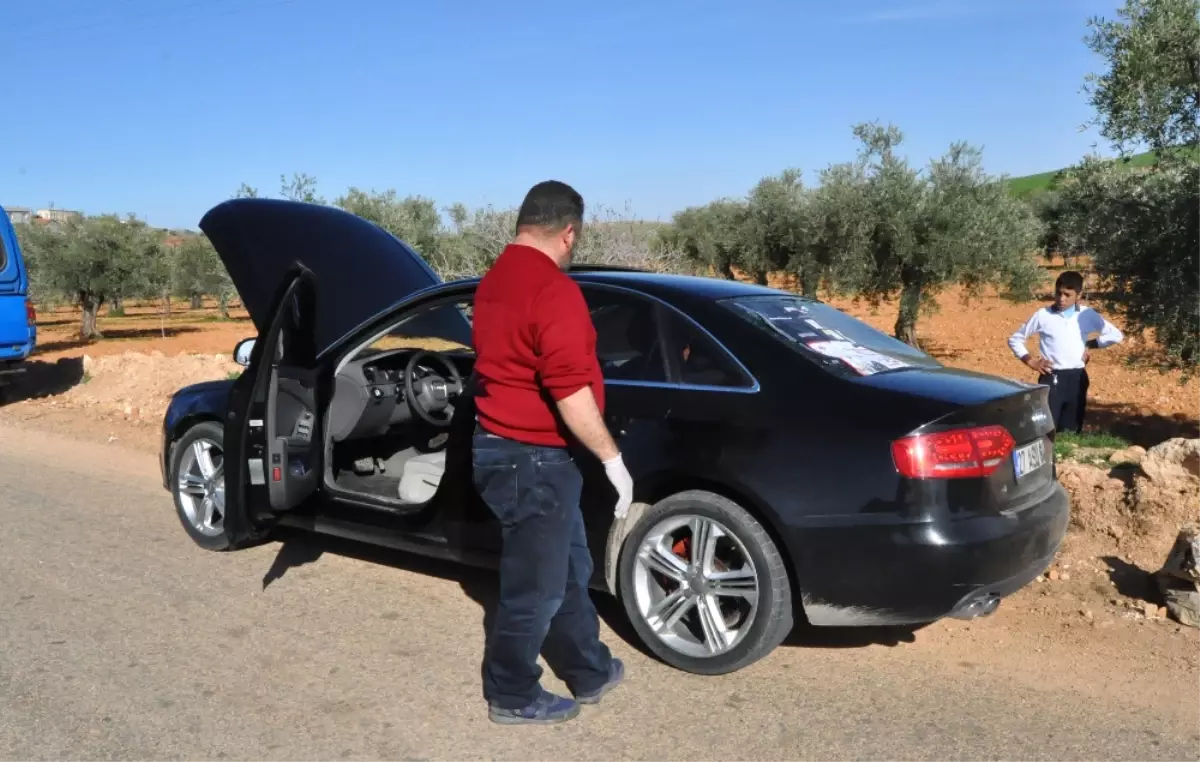 Dur Ihtarına Uymayan Araçtan Polise Ateş Açıldı