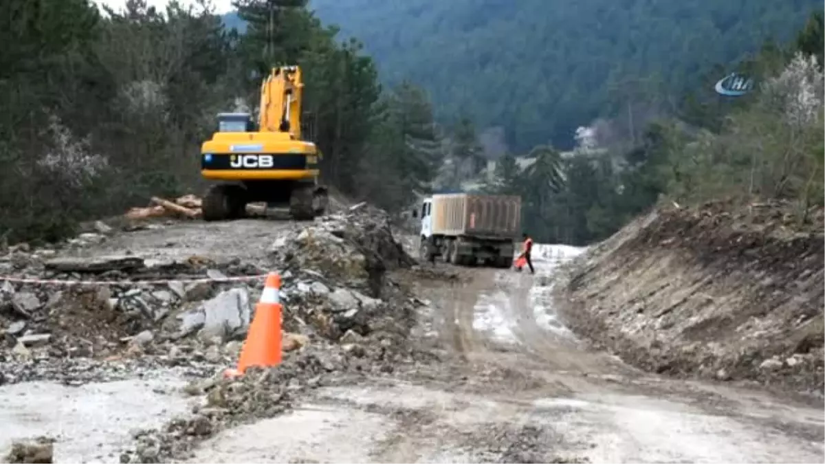 Dursunbey\'de Yol Sorununa Büyükşehirden Çözüm