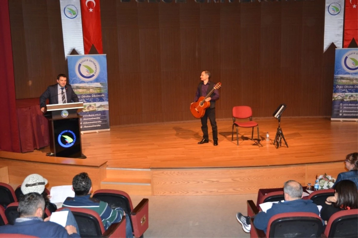 Düzce Üniversitesi\'nde Gitar Resitali Gerçekleştirildi
