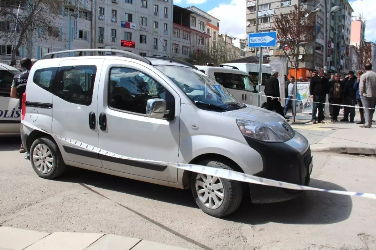 Elazığ\'da Aranan Şüpheli Araç Yakalandı