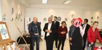 Kaymakam Madenoğlu, Kaşi Seramik'in Çini Sergisini Gezdi