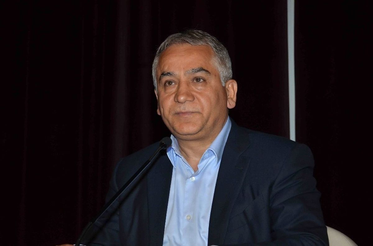 Küresel ve Bölgesel Değişimlerin Eşiğinde Türkiye\'de Yönetim Sistemi Değişikliği" Konulu Konferans...