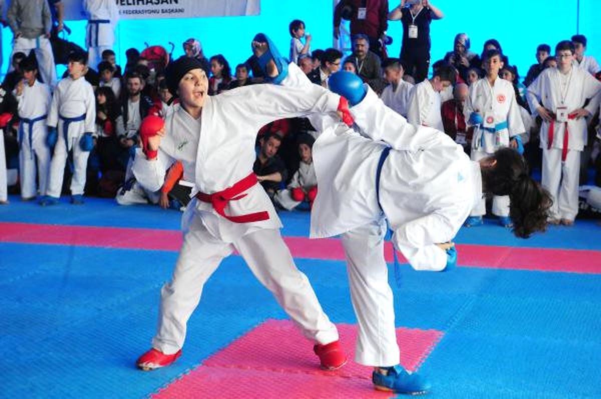 Türkiye Minikler Yıldızlar Karate Şampiyonası Başladı