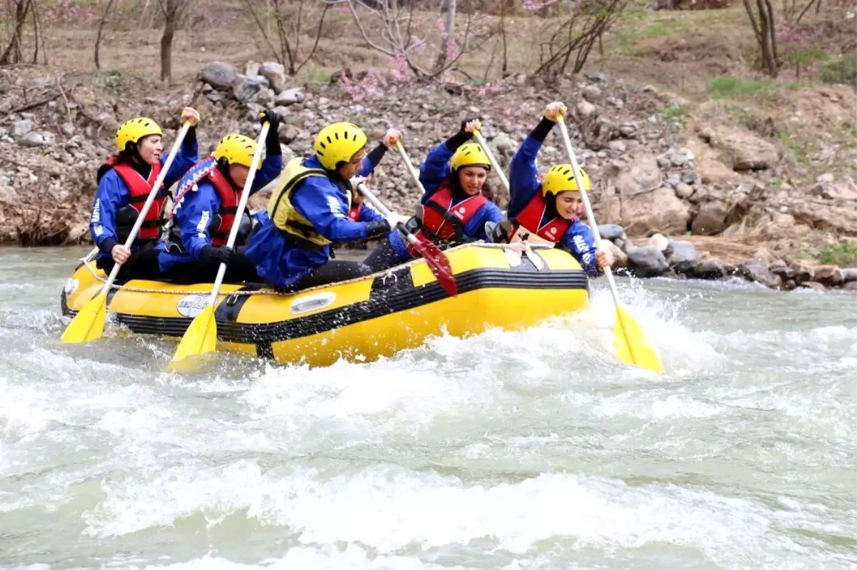 Yahyalı\'da Rafting Rüzgarı Esti