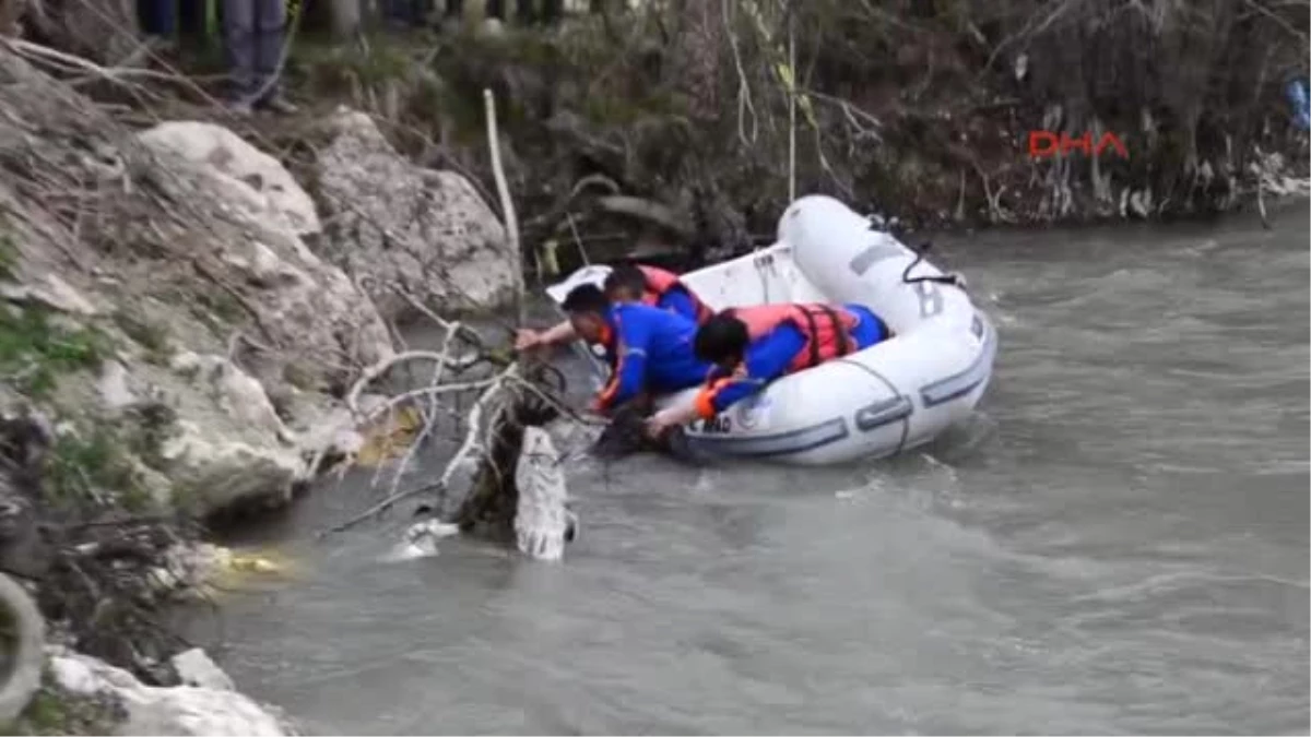 26 Yıl Önce Bebeğini Attığı Derede Cesedi Bulundu