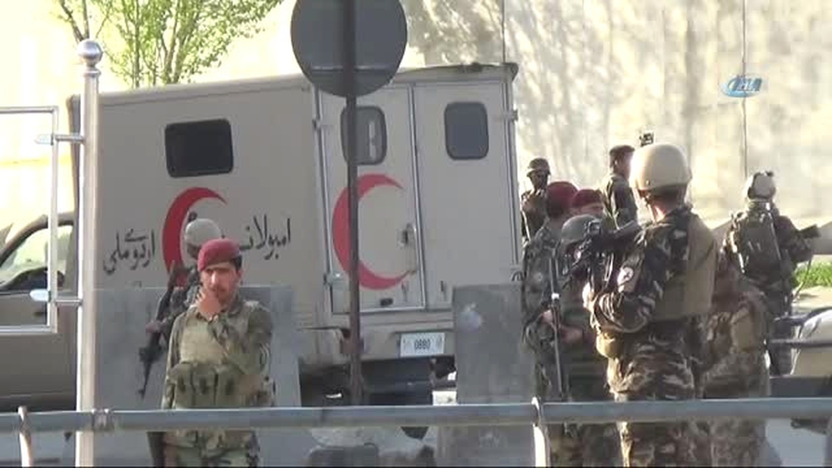 Afganistan\'da Cumhurbaşkanlığı Sarayına Saldırı