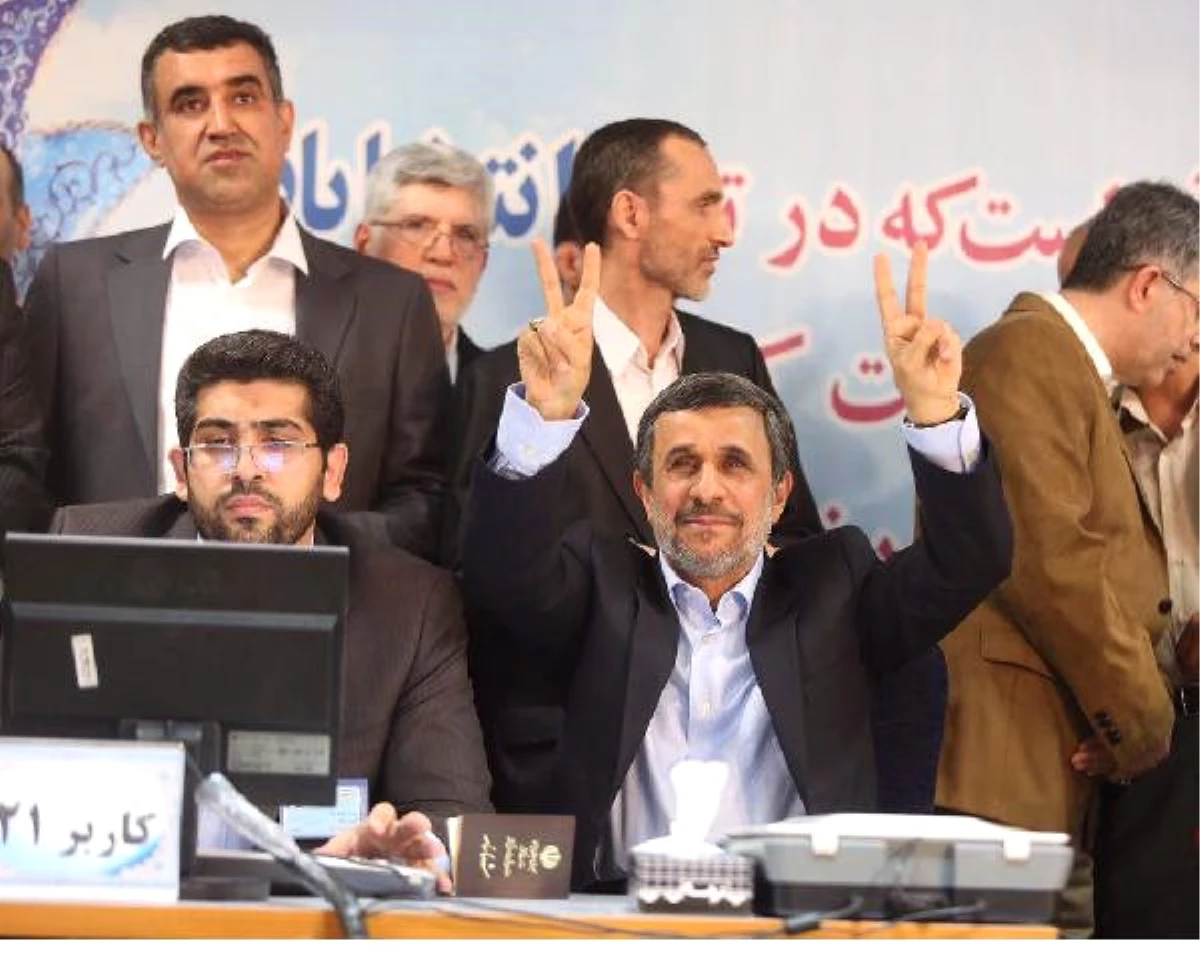 Ahmedinejad Adaylık Başvurusunda Bulundu (2)