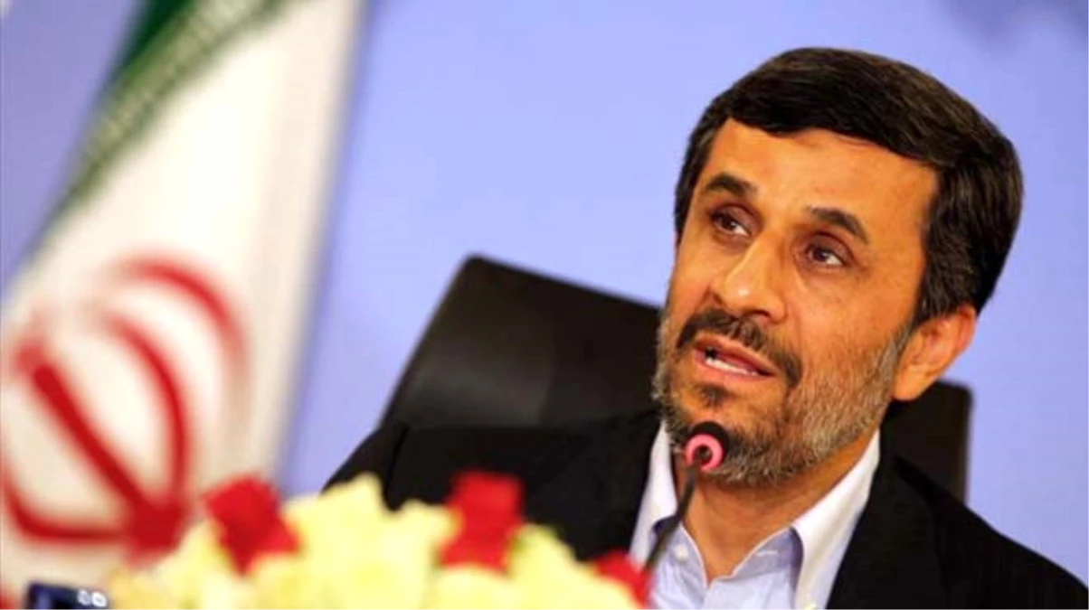 Ahmedinejad, Cumhurbaşkanlığı Seçimi İçin Adaylık Başvurusu Yaptı