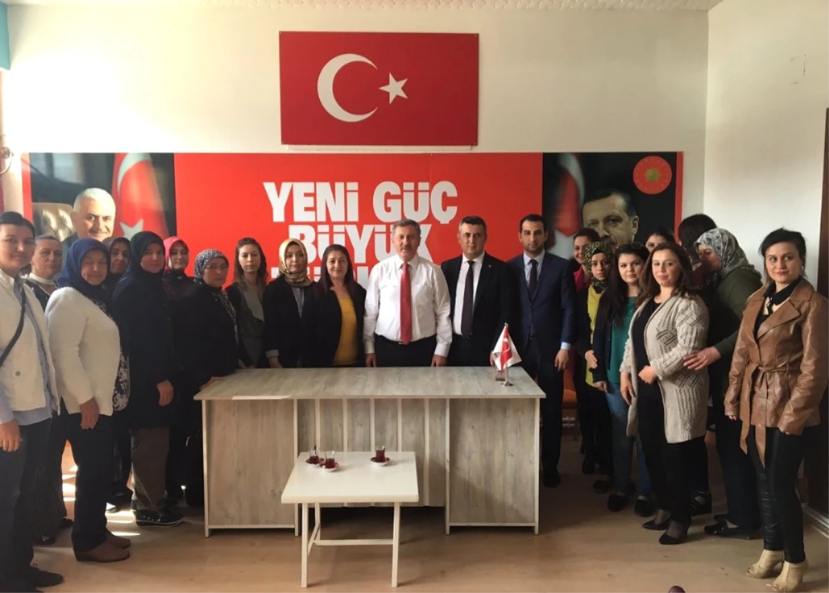 AK Parti\'li Özdağ: "Kılıçdaroğlu\'nun Tüm Türkiye\'den Özür Dilemesi Gerekiyor"