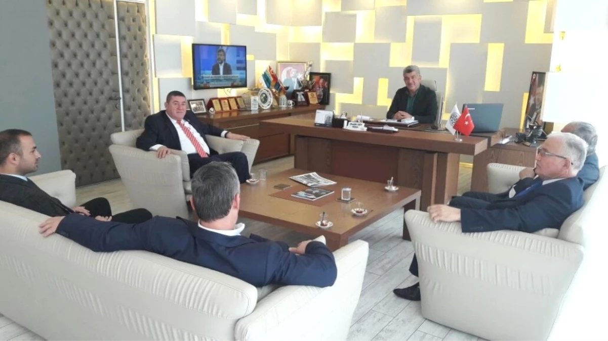 Alaplı ve Gümeli Belediye Başkanları, Muzaffer Yiğit\'i Ziyaret Etti